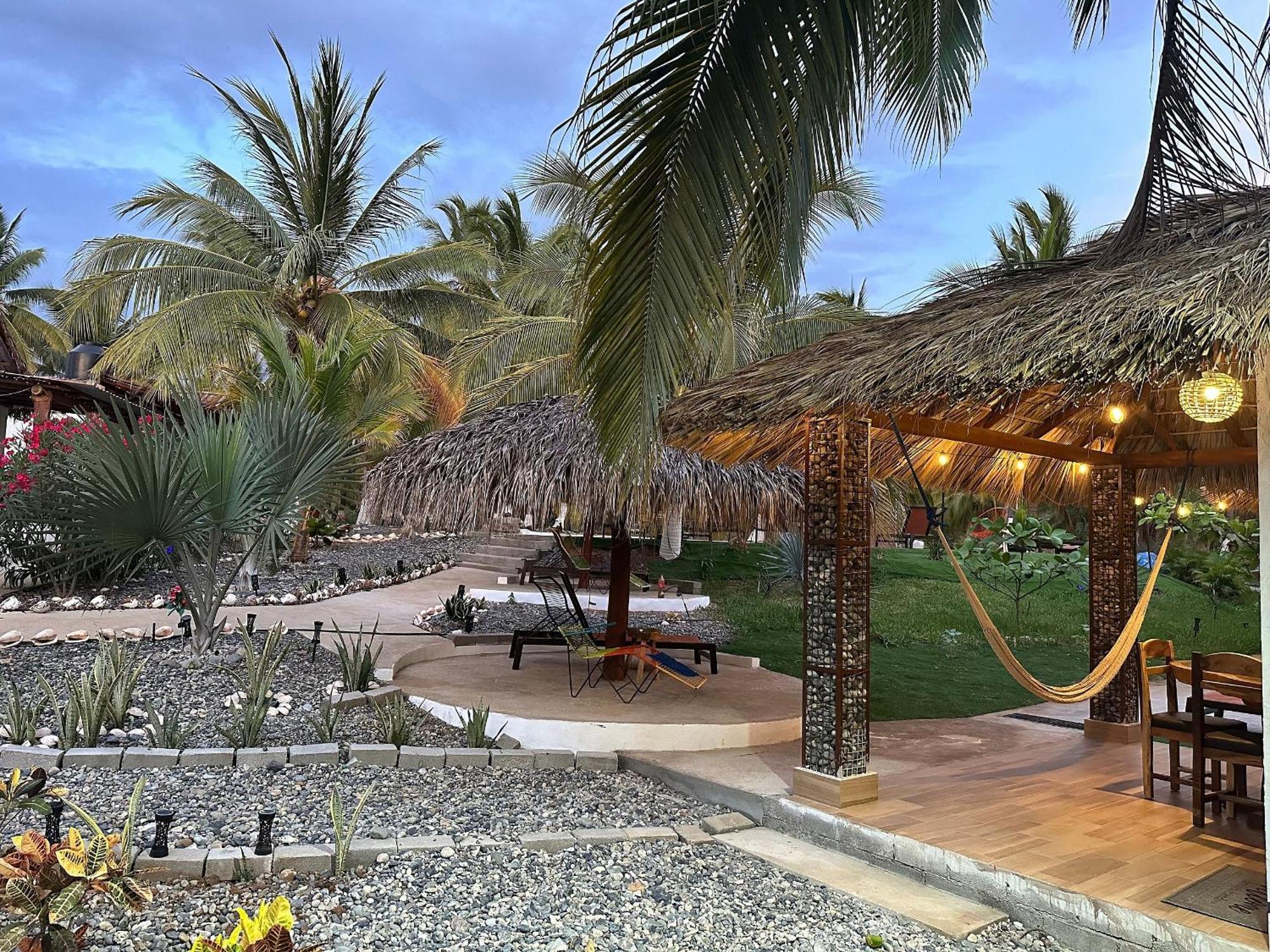 Casa Las Palmas Playa La Saladita Zihuatanejo Exterior photo